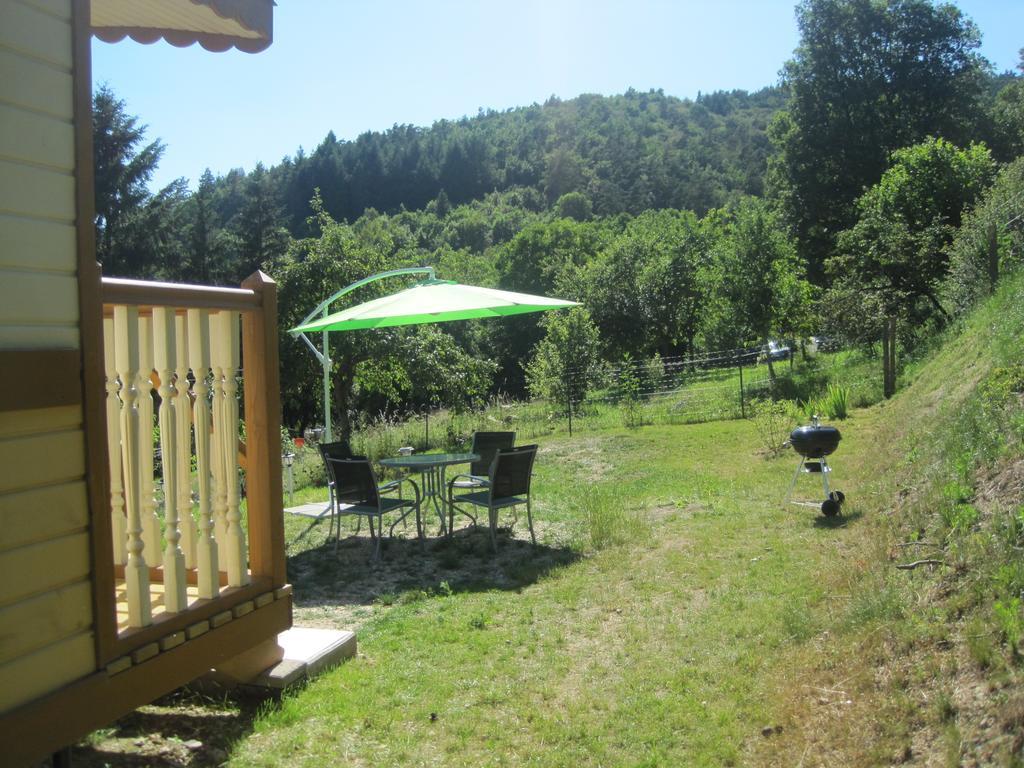 Camping La Roulotte Des Bords De L'ance